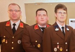 Das Kommando (vlnr): Leiter des Verwaltungsdienstes EOBI Johann Stipsitz, Kommandant-Stv BI Martin Berthold, Kommandant OBI Jürgen Maier